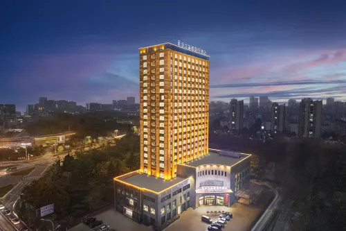 Elong Deluxe Hotel (Xuzhou Jiawang Wuyue Square)