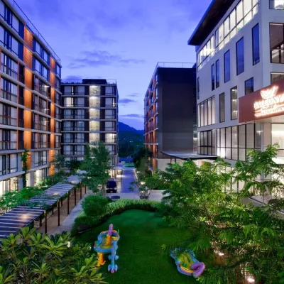 Balcony Courtyard Sriracha Hotel & Serviced Apartments Отели рядом с достопримечательностью «Ко Си Чанг»