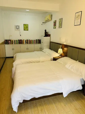 Staying at Bookstore Homestay (Nanjing Confucius Temple)