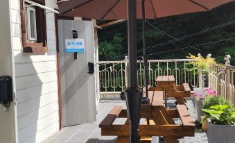 Ha-Wahyeon HOUSE: Great location, views and vibe!