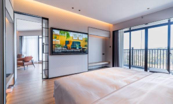 Clam Town Seawater Hot Spring Resort Hotel