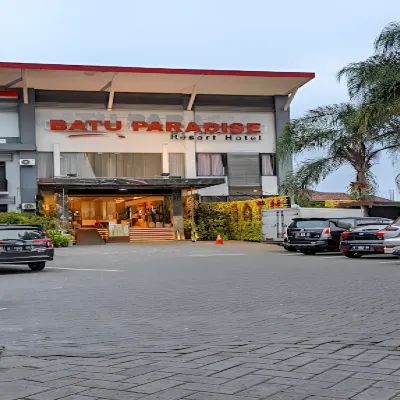 Hotel Batu Paradise Resort Hotels near Batu Townsquare