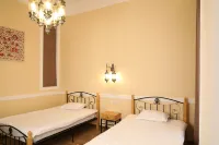 Zargaron Boutique - 2-Star