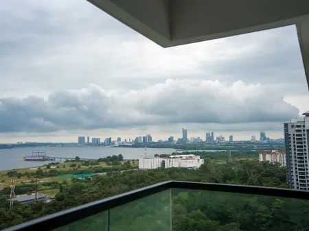 Epic Marina View 3BR Permas Bathtub & Seaview Отели в г. Plentong