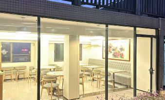 Yujiangyuan Waifiden Apartment (Guangzhou Beijing Road Haizhu Square Metro Station)