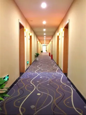 7 Days Premium (Baoying Times Square Maternity and Children's Hospital Store) Отели рядом с достопримечательностью «Ningguo Temple»