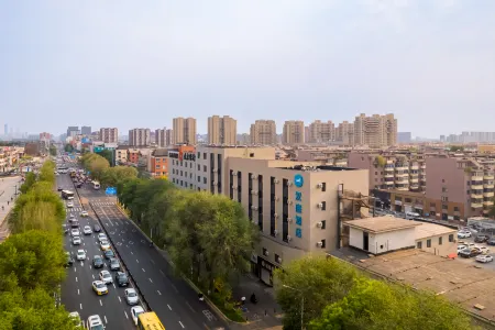 Hanting Hotel (Shenyang Santaizi Metro Station) Отели рядом с достопримечательностью «Shenyang Normal University»