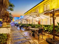 Golden  Coast  YuLong  Resort  Hotel Hotels in Shilin Yi Autonomous County