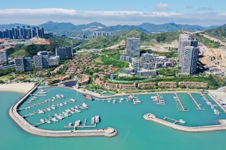 Xiwo·Sakura Theme Hotel (Hezheng Dongfangwan Branch) Отели рядом с достопримечательностью «Shili Yintan (Shili Silver Beach)»