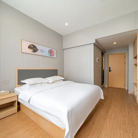 YunzhiXiang E-sports Homestay (Heyuan KTX Town)