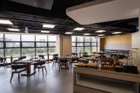 Soluxe Hotel (Xishuangbanna Jinghong Water Splashing Square Riverside Night Market Branch) - Pet friendly