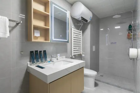 Velvet Sky Hotel Отели рядом с достопримечательностью «Lingshanwan Seaside Park»