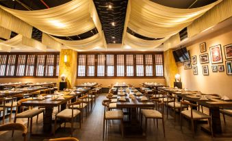 Xingyi Bast Dreamland Hotel