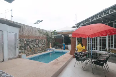 RedDoorz Premium @ Casa LenidaRose Hotel a Angeles