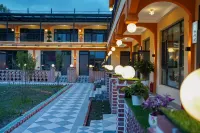 Yannixuan Homestay (Zhaosu Grassland Stone Man) Hotels near Grassland Stone Human Scenic Area
