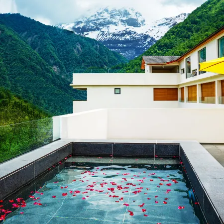 Four Seasons Hot Spring Private Soup Resort Hotel