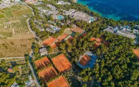 블루선 홀리데이 빌리지 보나차 Zlatni Rat Beach 주변 호텔