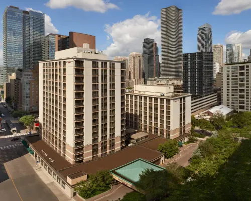 Courtyard Toronto Downtown トロント リファレンス図書館周辺のホテル