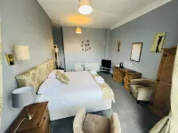 The George Hotel فنادق في مونتروز
