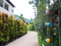 Charming in Khao Yai Hotel Hotell i Mu Si