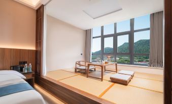 Tang Dynasty Twelve Districts Guesthouse Hotel (Huqin Pool Metro Station)
