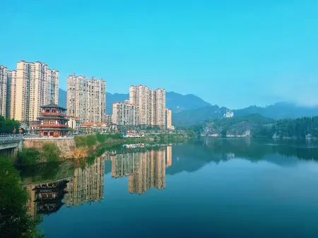 Jinan Hotel (Baojing Youshui Avenue Jinan Jiayuan)