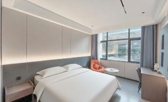 Longcheng Smart Hotel (Anlong Bus Station)
