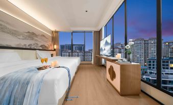 Kaifeng Wansui Mountain Great Song Martial Arts City Moshang Qingya Hotel