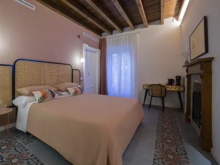 YOUnique Boutique Rooms