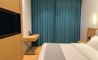 Weiyuan Yipin Hotel (Wanda Plaza)