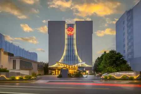 Chuanhang Golden Panda Grand Hotel (Beijing New International Exhibition Center Capital Airport) Отели рядом с достопримечательностью «Song Gallery»