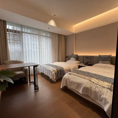 Binyue Hotel