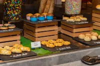 Jinglong International Hotel (Zhangye West Railway Station Aegean Sea Shopping Center) - breakfast