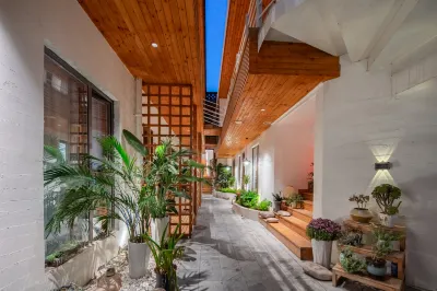 Gulou Li Homestay Luoyi Ancient City Lijingmen Cross Street Branch فنادق في 