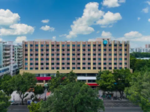 HanTing Hotel (Guangzhou Baiyun Station Tongde) Hotels near Pengjiamu Park (Southwest Gate)