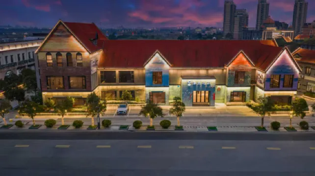 Gangbozhijia Theme Hotel