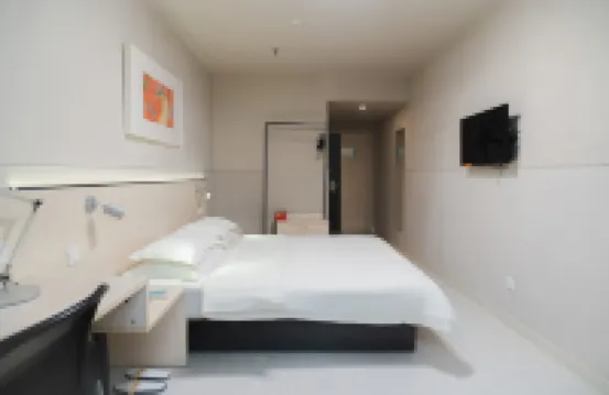 Fanyikeju Hotel (Longyan Zhongshan Road Pedestrian Street Dendou Station Store)