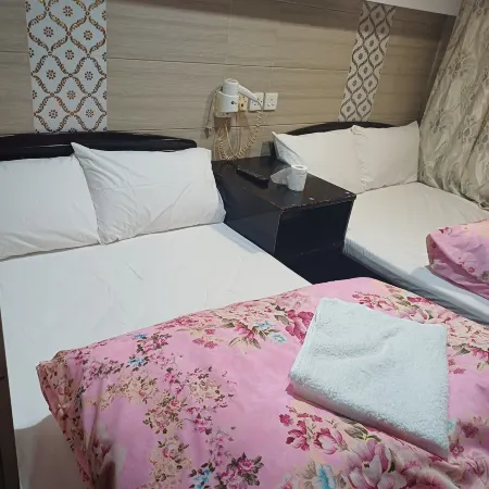 Everest Base Camp Hostel (Main reception Block B 10F B1/B2)