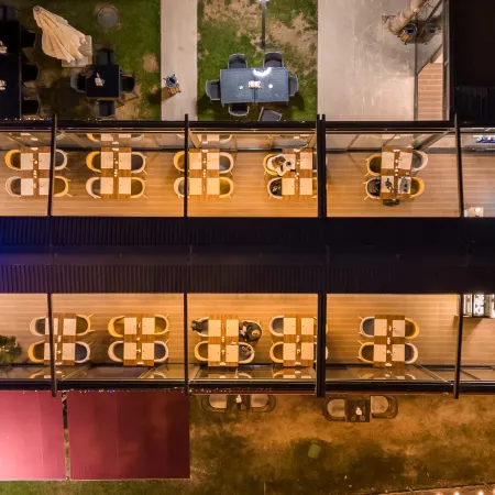 VE HOTELS ADAKALE