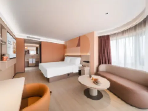 Orange Hotel (Wanning High-speed Railway Station) Hotels in Wanning