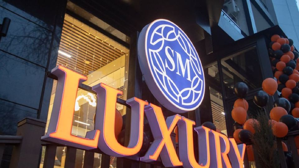 SM LUXURY HOTEL