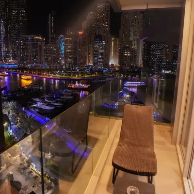Casa Royale Vacation Home - Dubai Marina Отели рядом с достопримечательностью «Кинотеатр Roxy JBR»