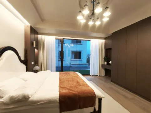 Jingyunli Half-mountain Villa