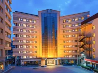 Yijia Hotel (Lanzhou Zhangye Road Xiguan Metro Station) Hotels near Zhangye Road Commercial Street