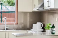 Private Rooms – Quiet Street, Close to Shops & Transport
