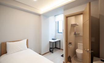 K-Grand Hostel Sinchon