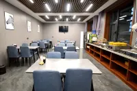 家怡智慧飯店（長治八一廣場店）