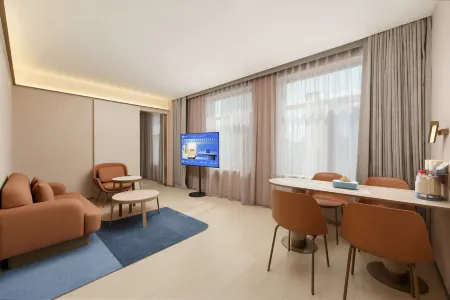 Hanting Hotel (Dalian Zhongshan Road Baiweinian）
