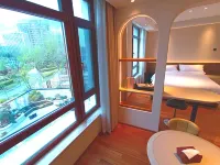 Wisdoms Hot Spring Royal View Villa (Qingdao Poly Sea Roland Store)
