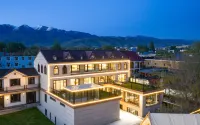 Narati Tingshan Youyuan Homestay (Nalati Scenic Area Store)